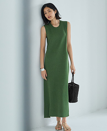 COLOR MATCHING U NECK DRESS