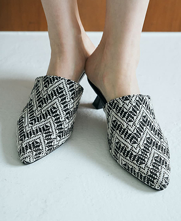 COLOR MATCHING U NECK DRESS