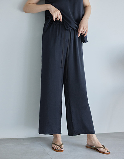 LOOSELY KNIT RANDOM CABLE KNIT TOP