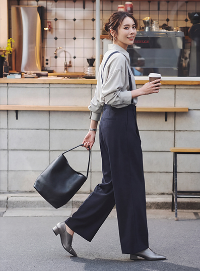 LOOSELY KNIT RANDOM CABLE KNIT TOP