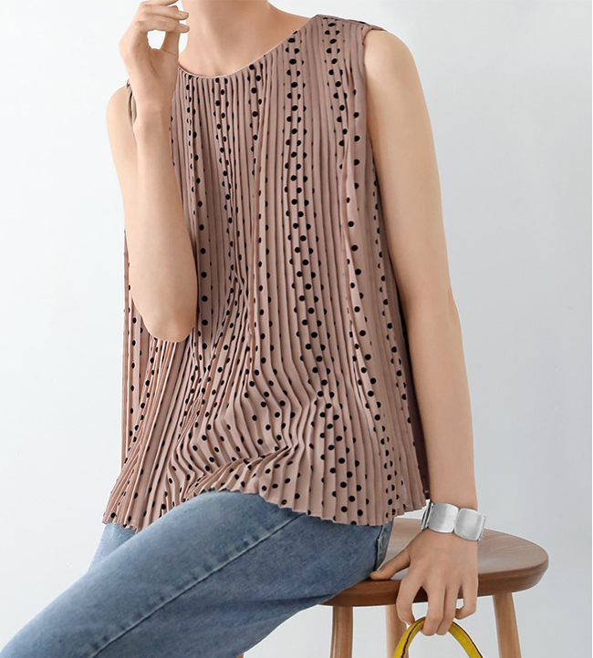 【LUXE】楊柳ドットプリーツノースリブラウス