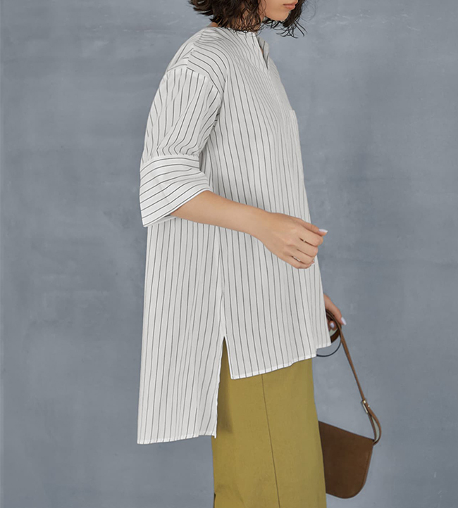 ストライプ柄キーネックプルオーバー