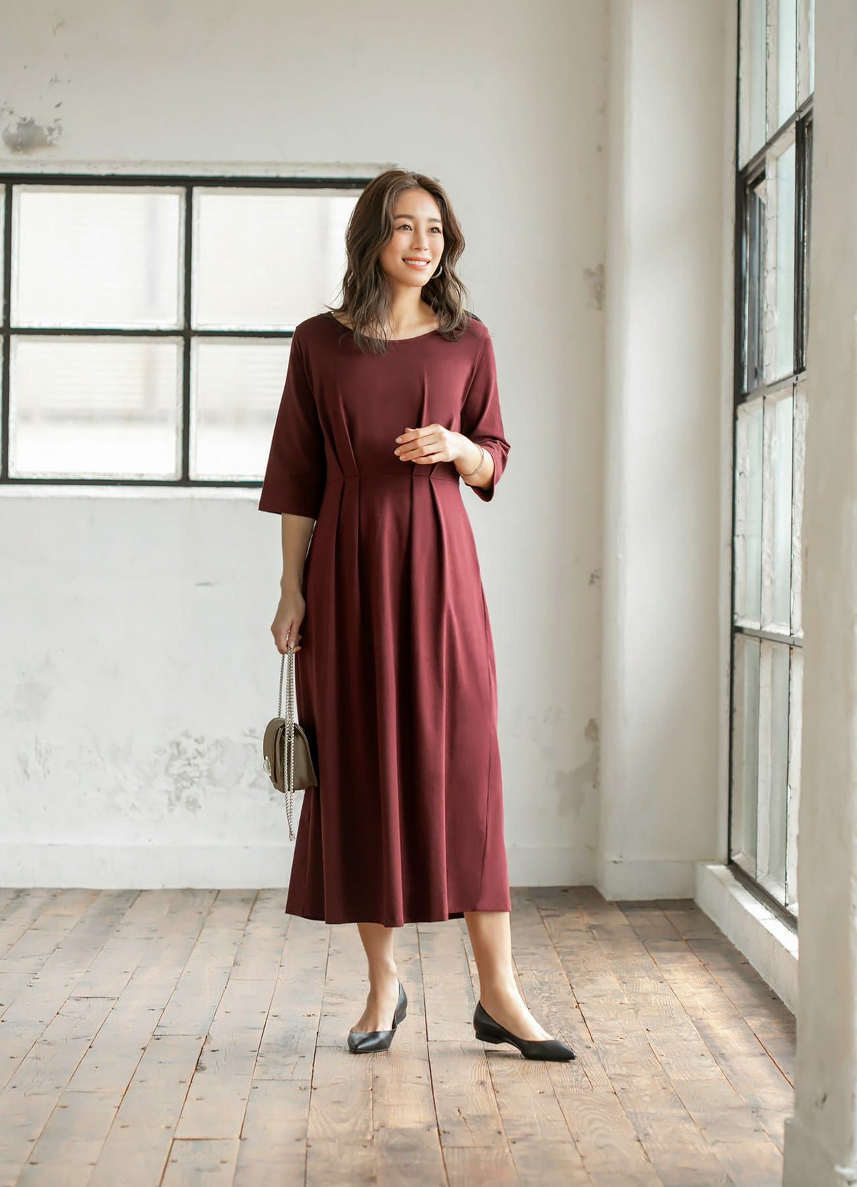 バックオープンタックワンピース