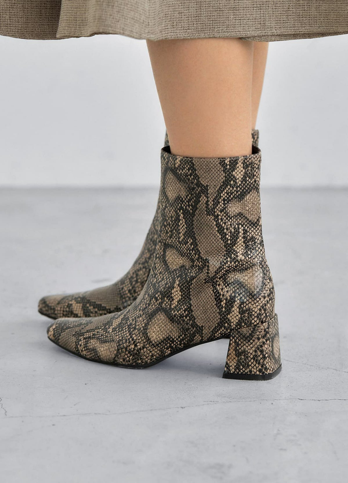 着用イメージ 166cm ベージュミックス