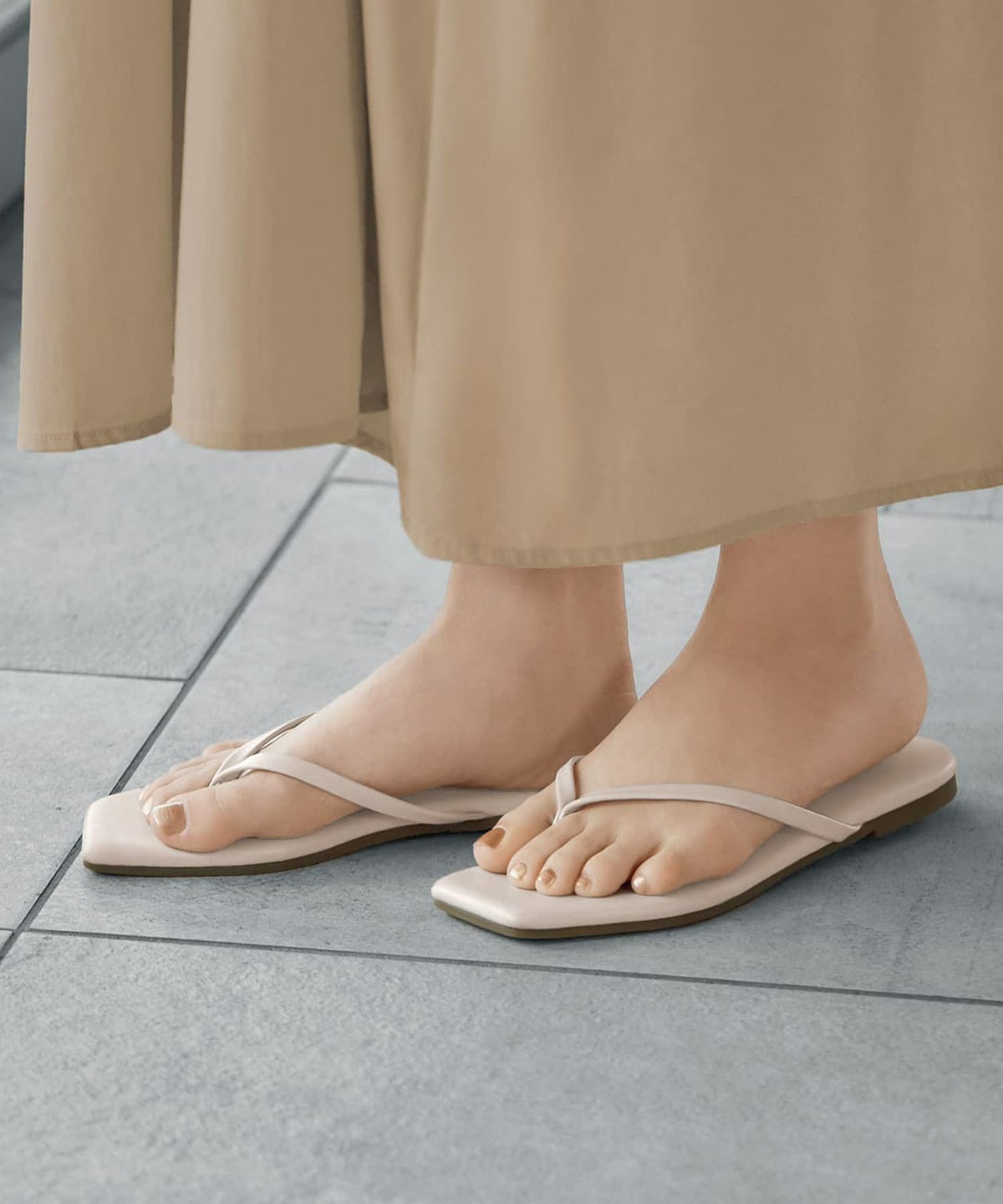 グレイッシュホワイト