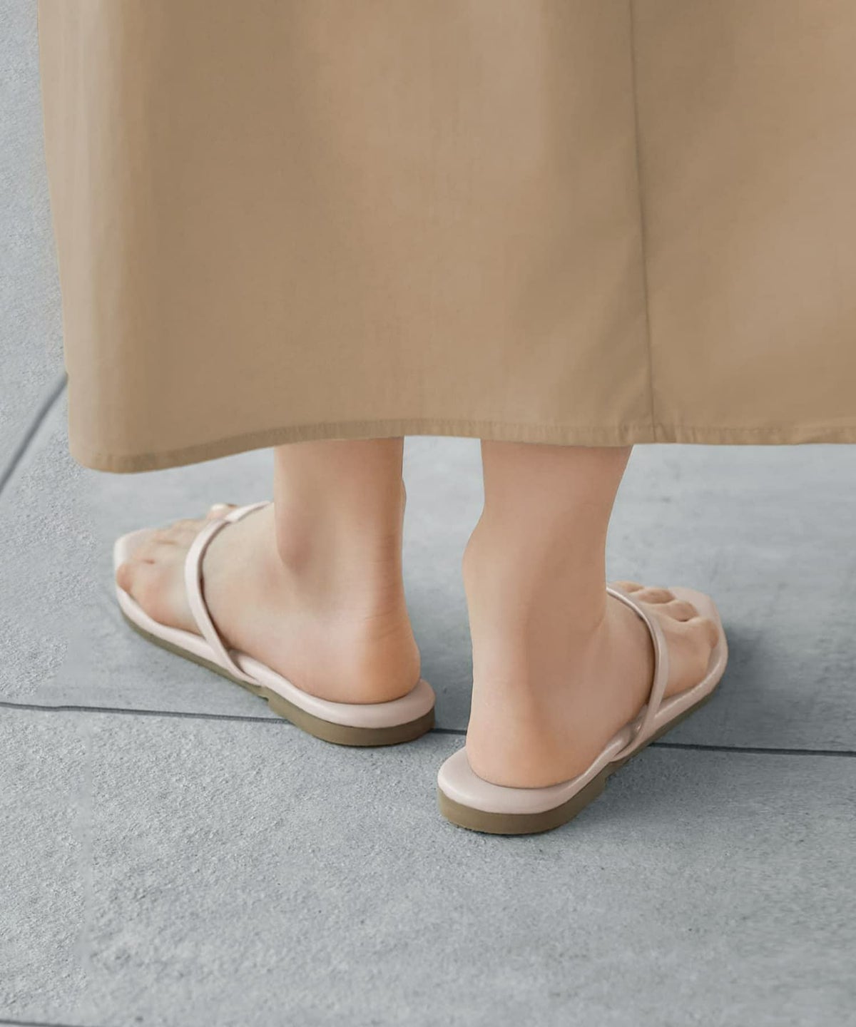 グレイッシュホワイト