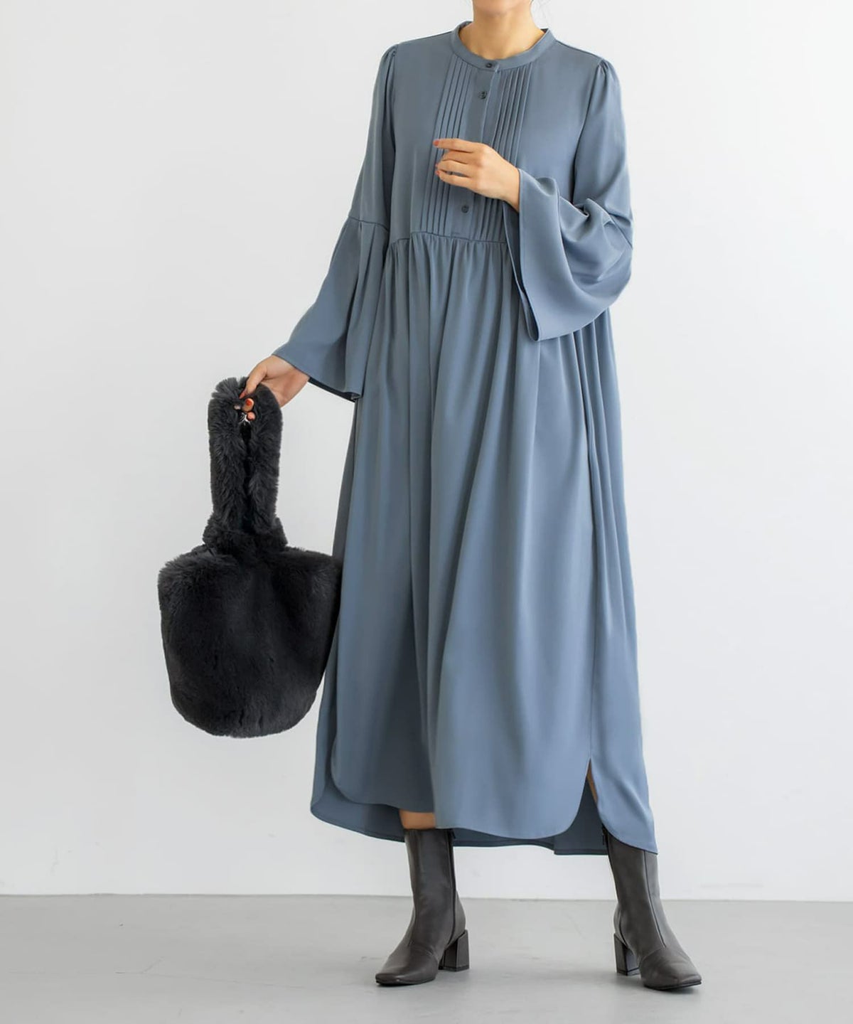 スモーキーブルー