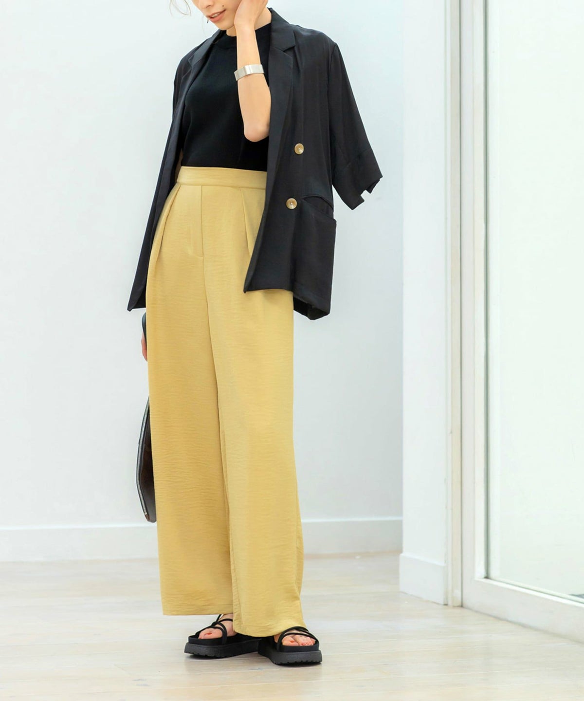 質感加工サテンワイドパンツ【OUTLET】