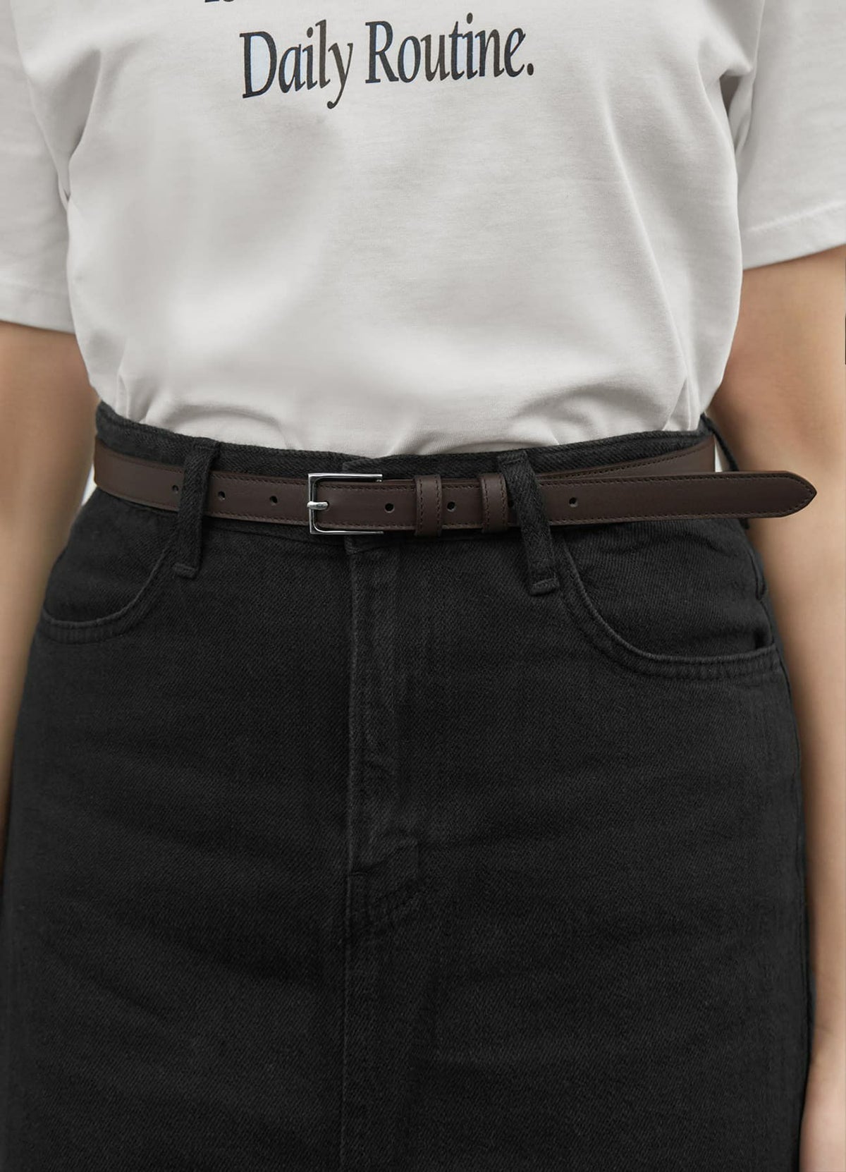 ダークブラウン