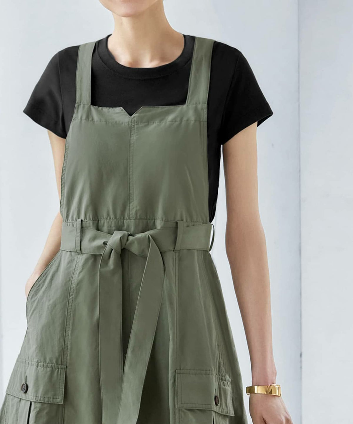 着用イメージ アースグリーン