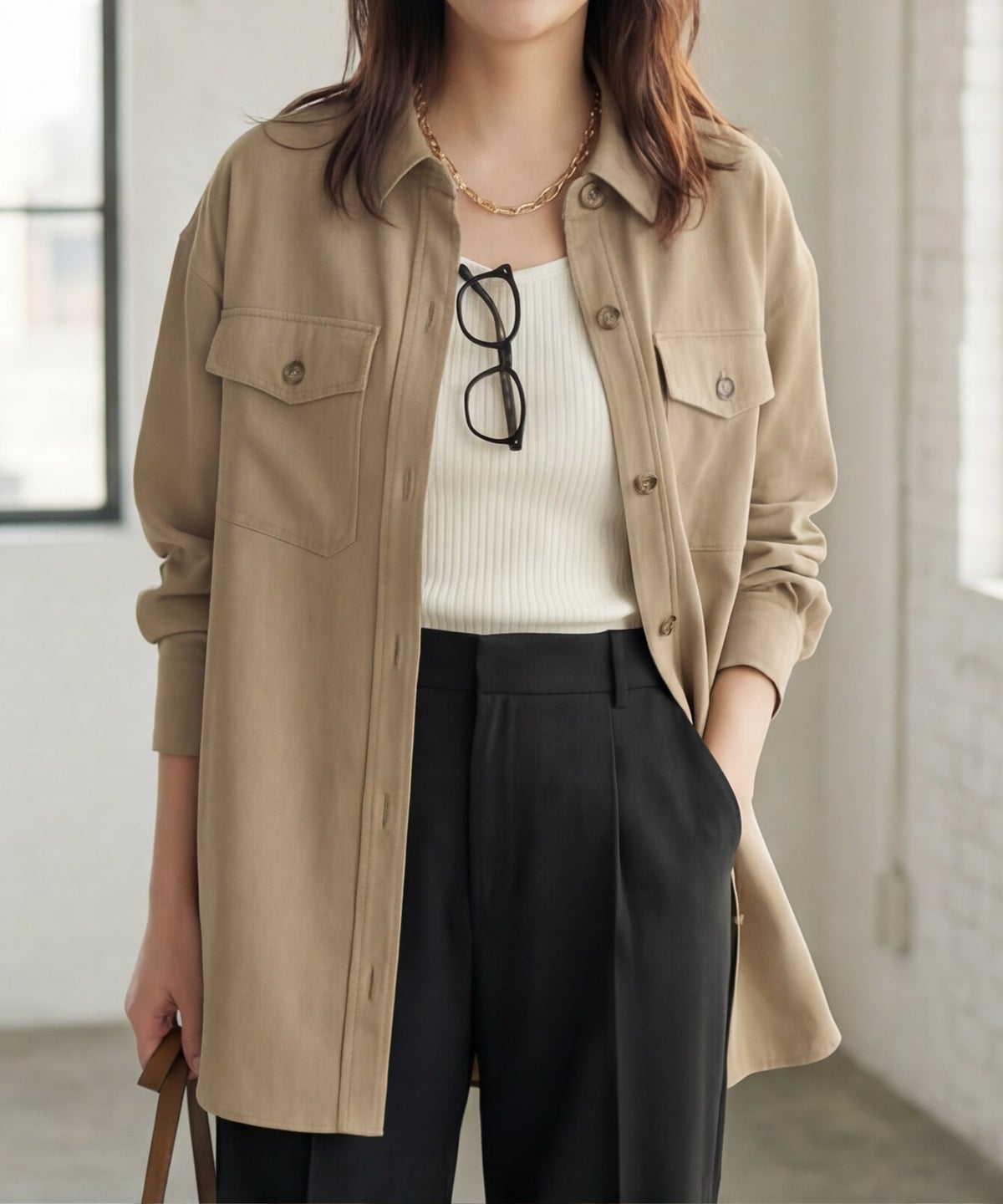 オリーブベージュ