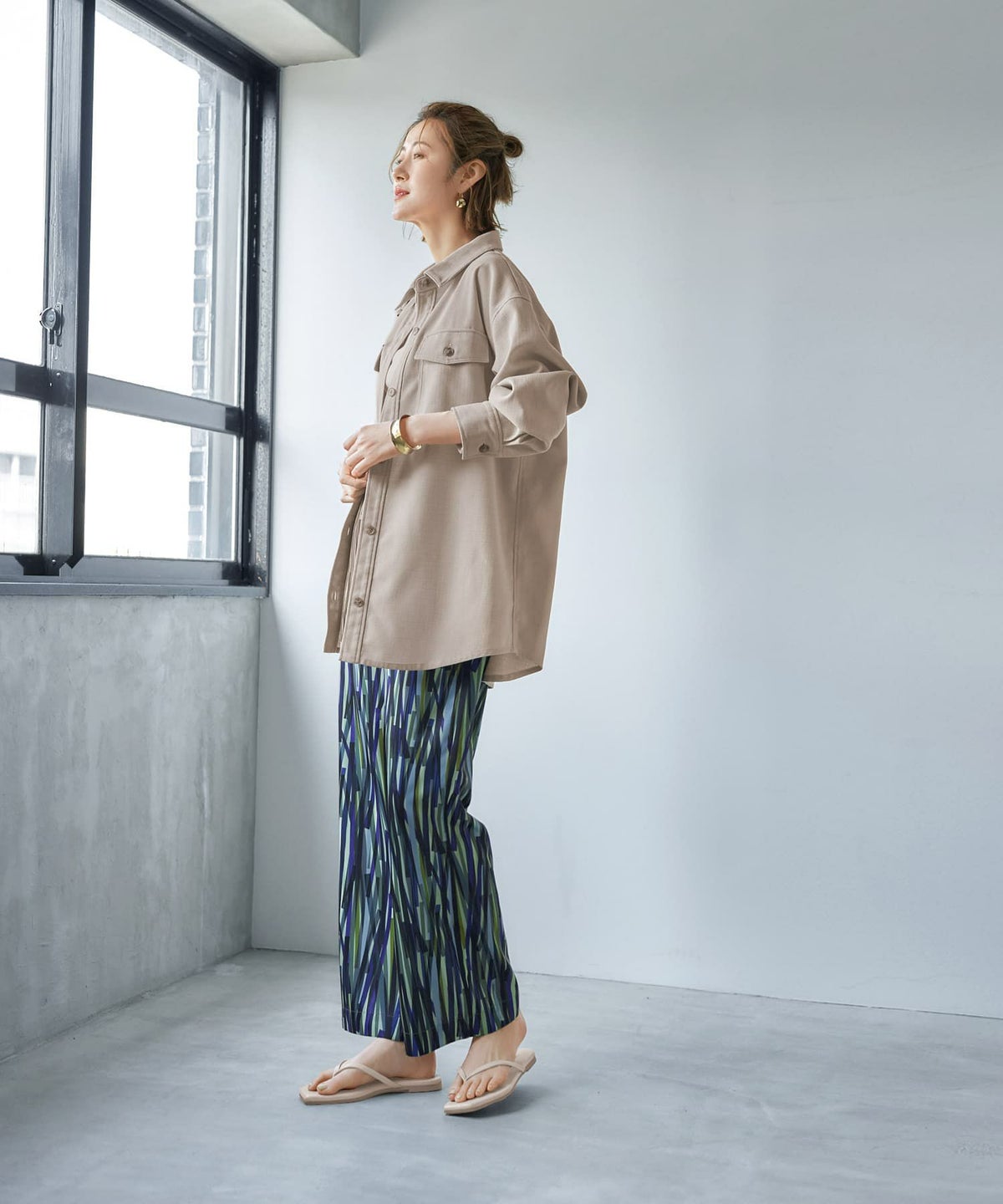 着用イメージ 166cm グレージュ