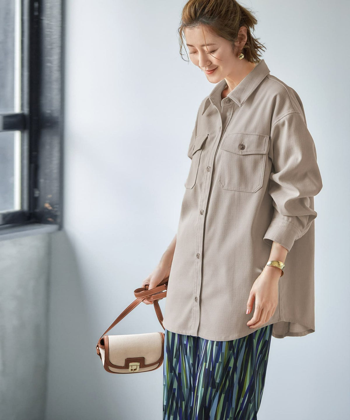 着用イメージ 166cm グレージュ