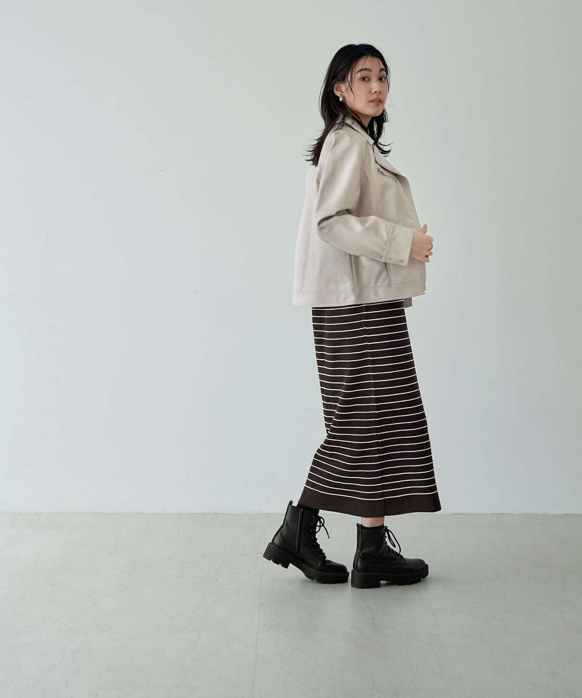 着用イメージ 166cm グレイッシュホワイト