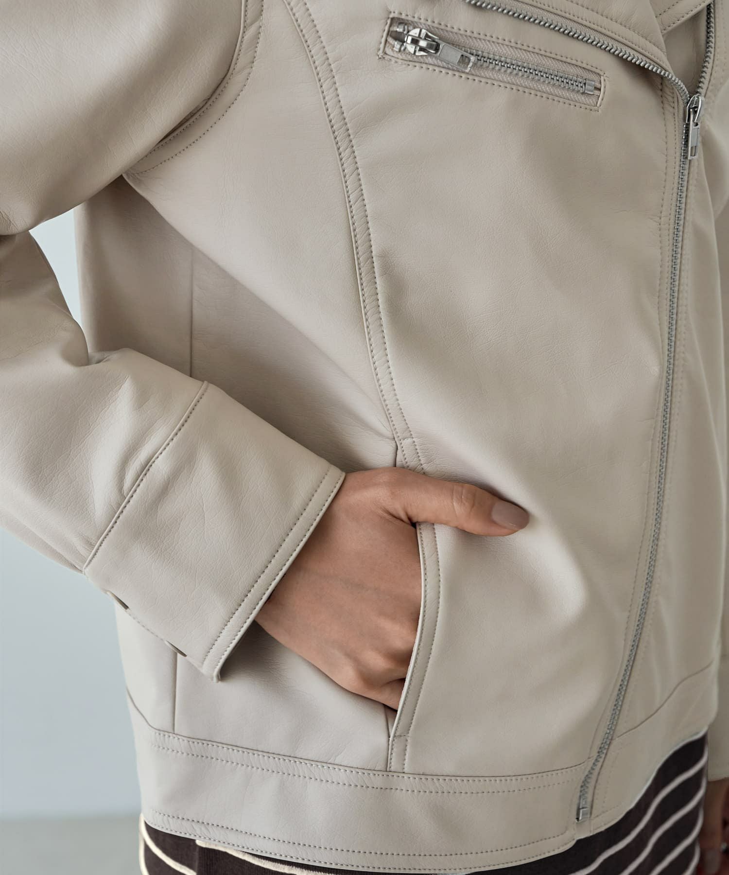 フェイクレザーライダースブルゾン | おしゃれな大人レディース