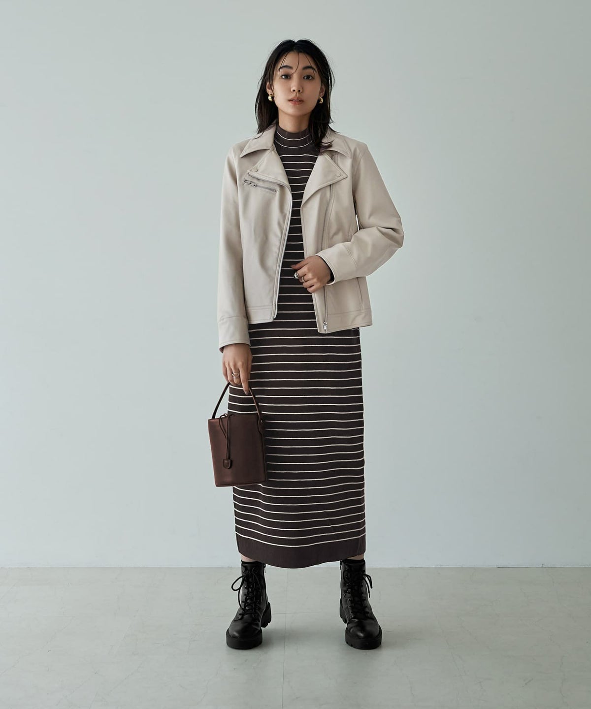 着用イメージ 166cm グレイッシュホワイト