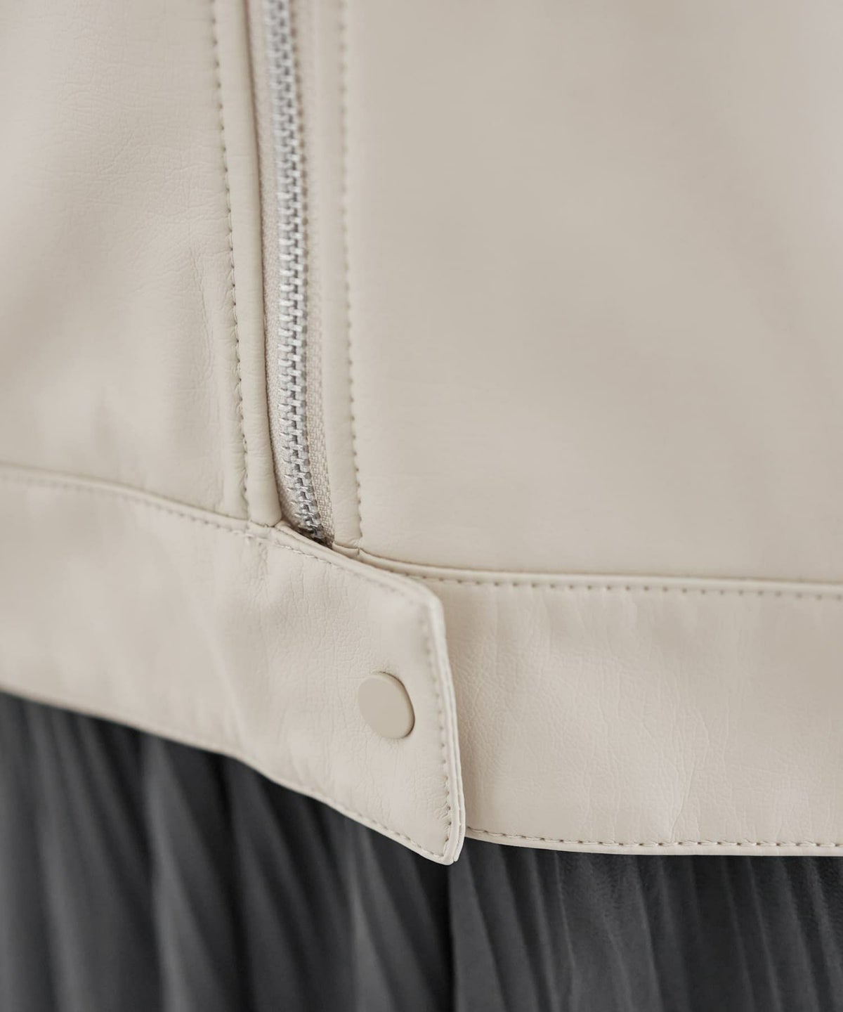 着用イメージ 166cm グレイッシュホワイト S-Mサイズ