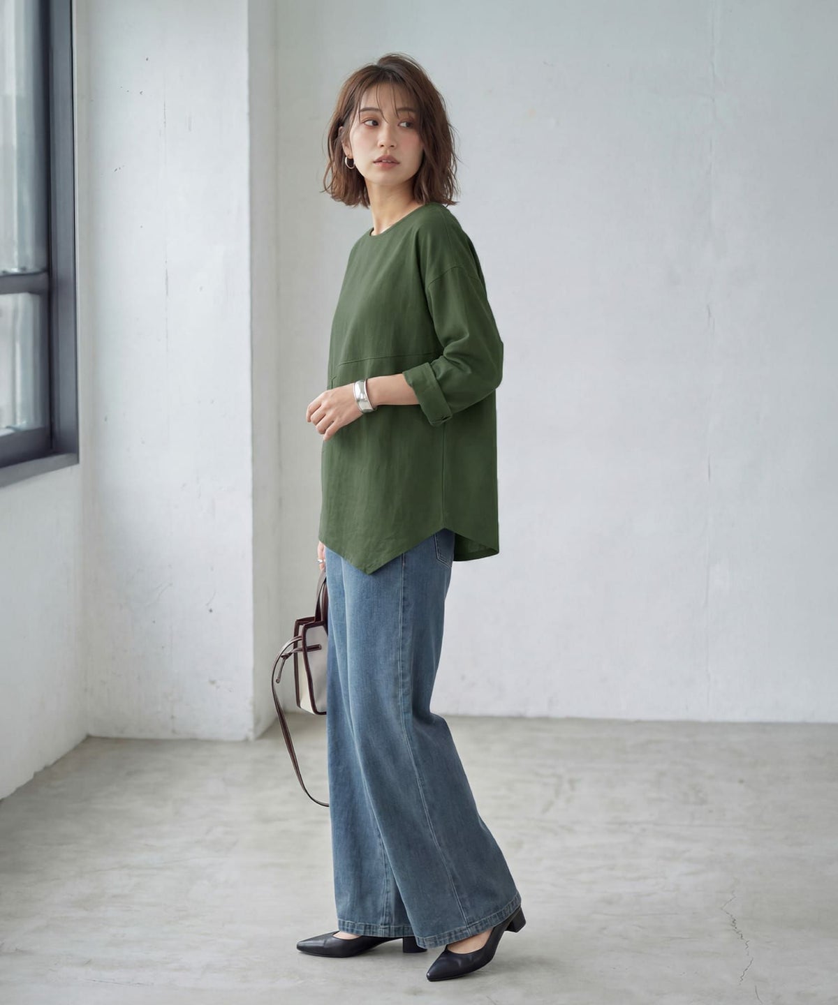 着用イメージ カーキ