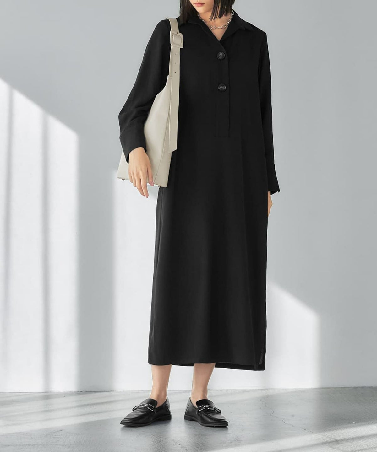 グレイッシュホワイト 