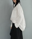 オフホワイト