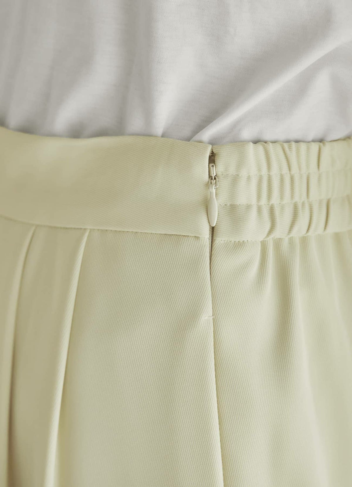 着用イメージ S-01サイズ クリーム