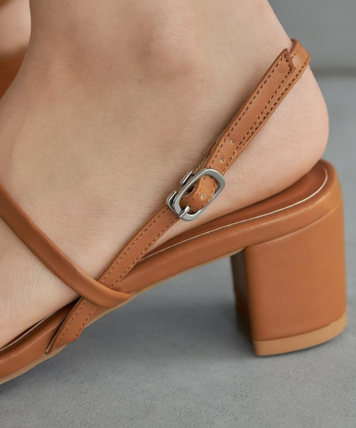 ライトブラウン