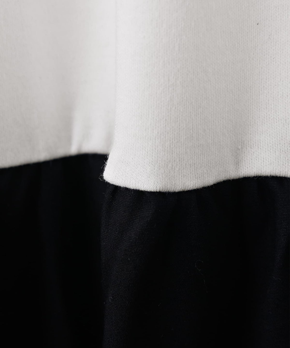 オフホワイト×ブラック