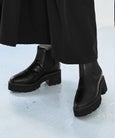 ブラック