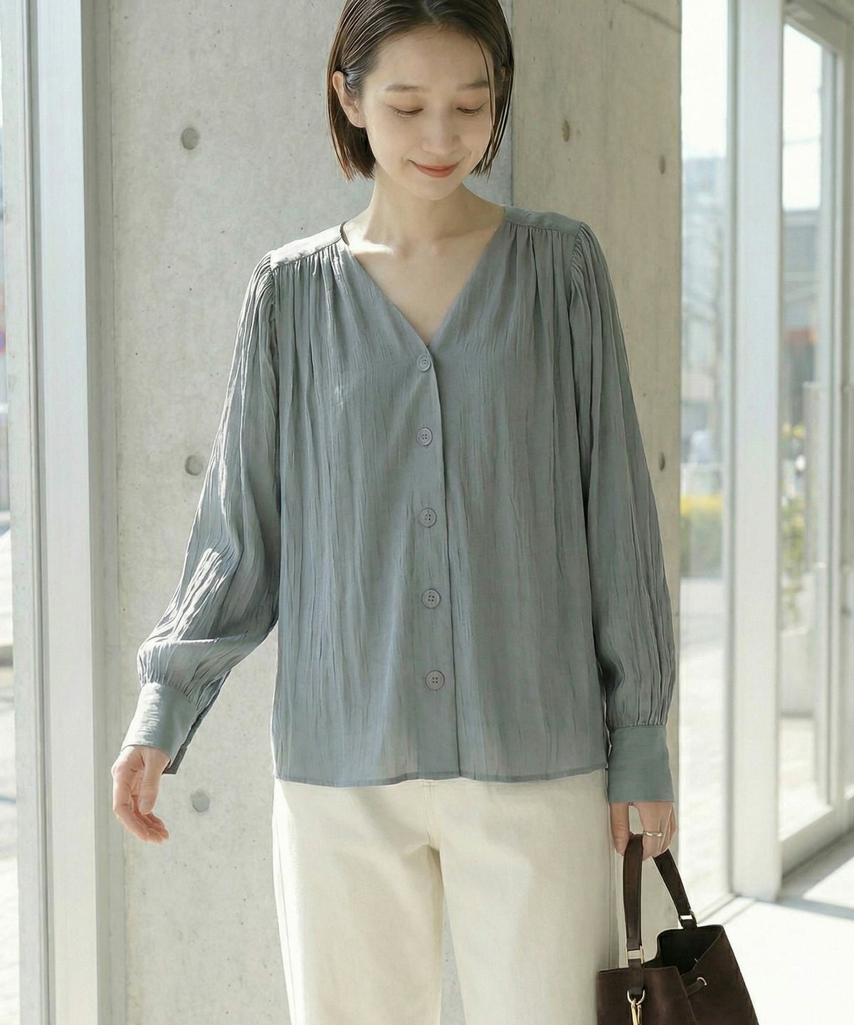 スモーキーブルー