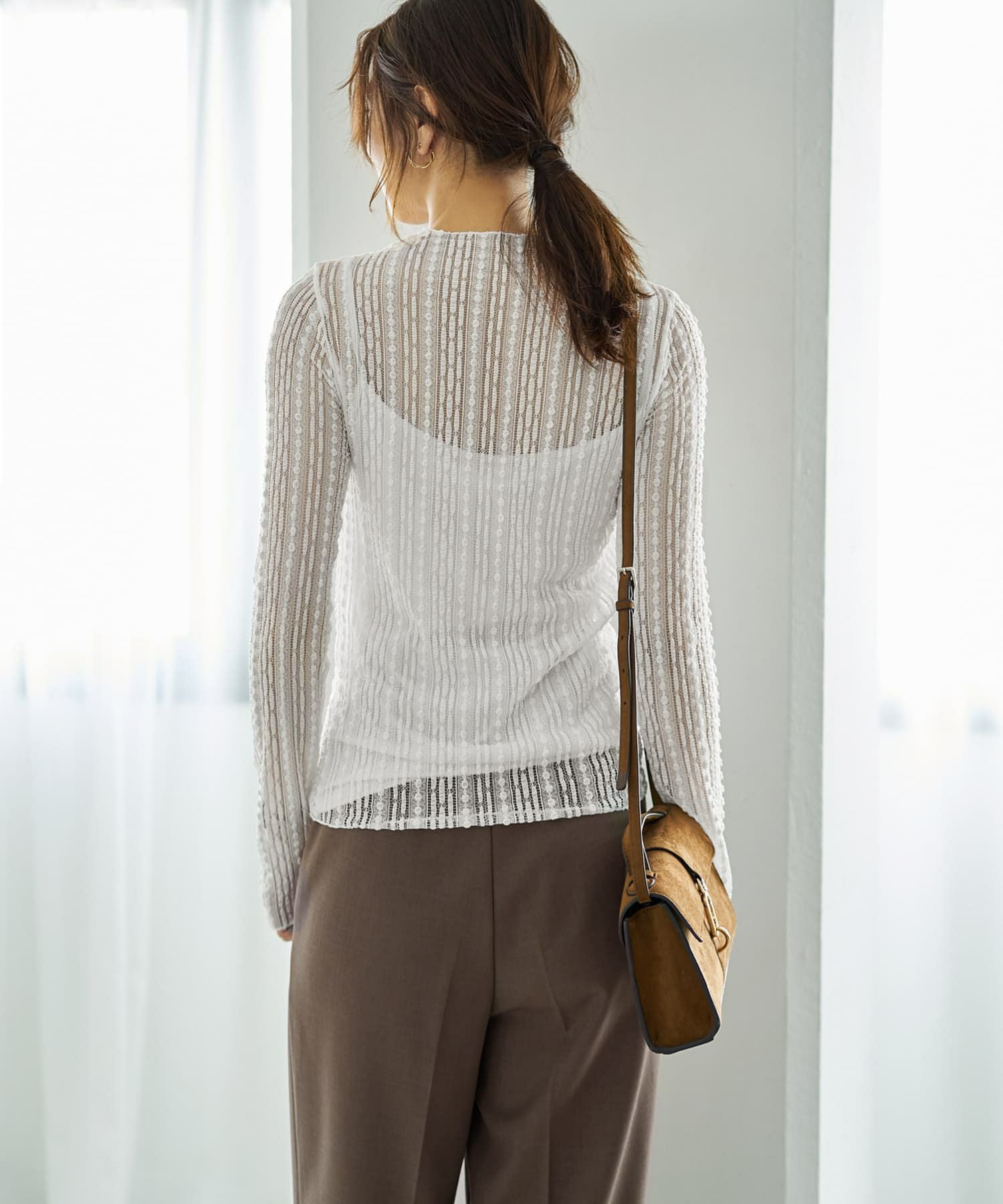 下に着るメロウレーシィートップス | おしゃれな大人レディース