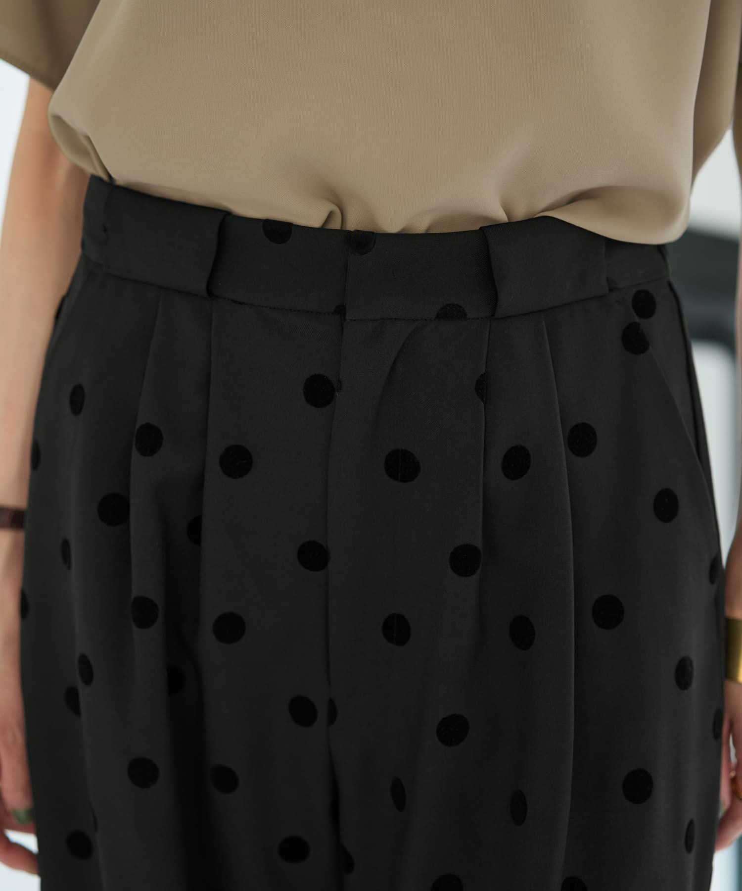 フロッキードットワイドパンツ | おしゃれな大人レディース