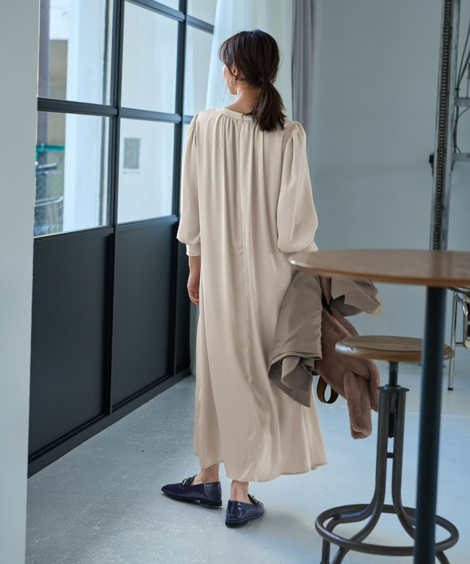 ノーブルサテンギャザーワンピース | おしゃれな大人レディース