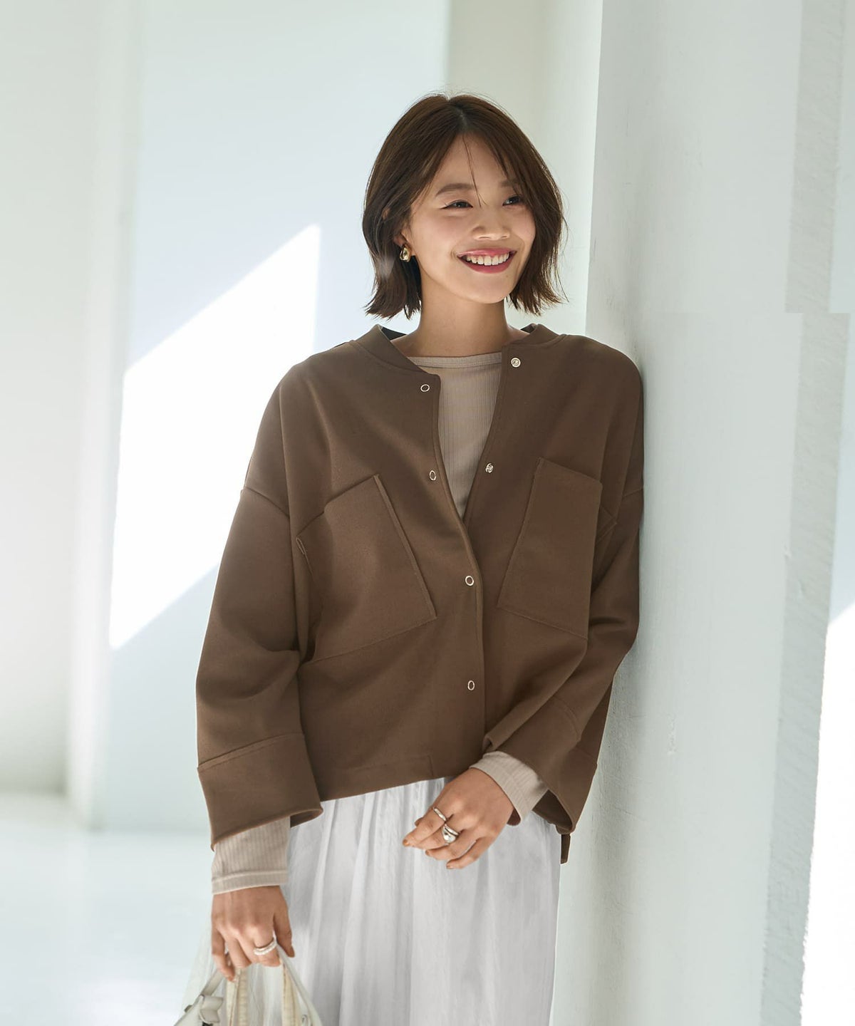 ブラウンカーキ