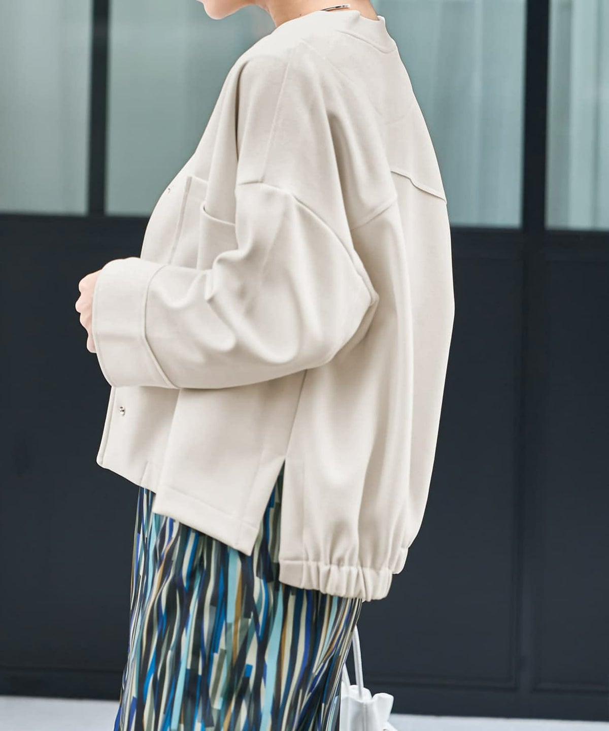 着用イメージ 167㎝　グレイッシュホワイト