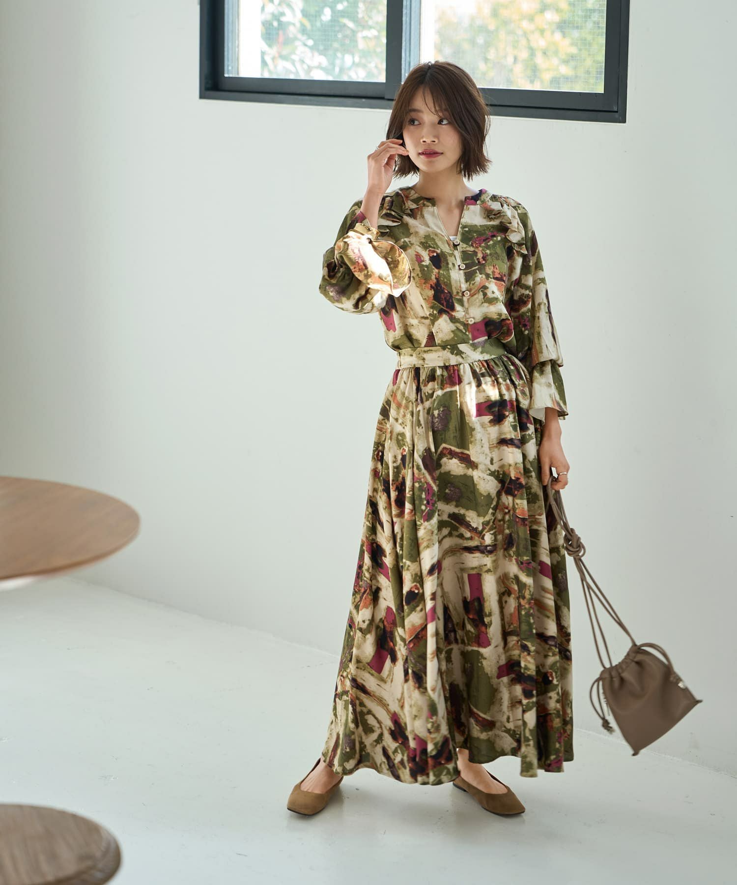 アート柄ロングサーキュラースカート | おしゃれな大人レディース