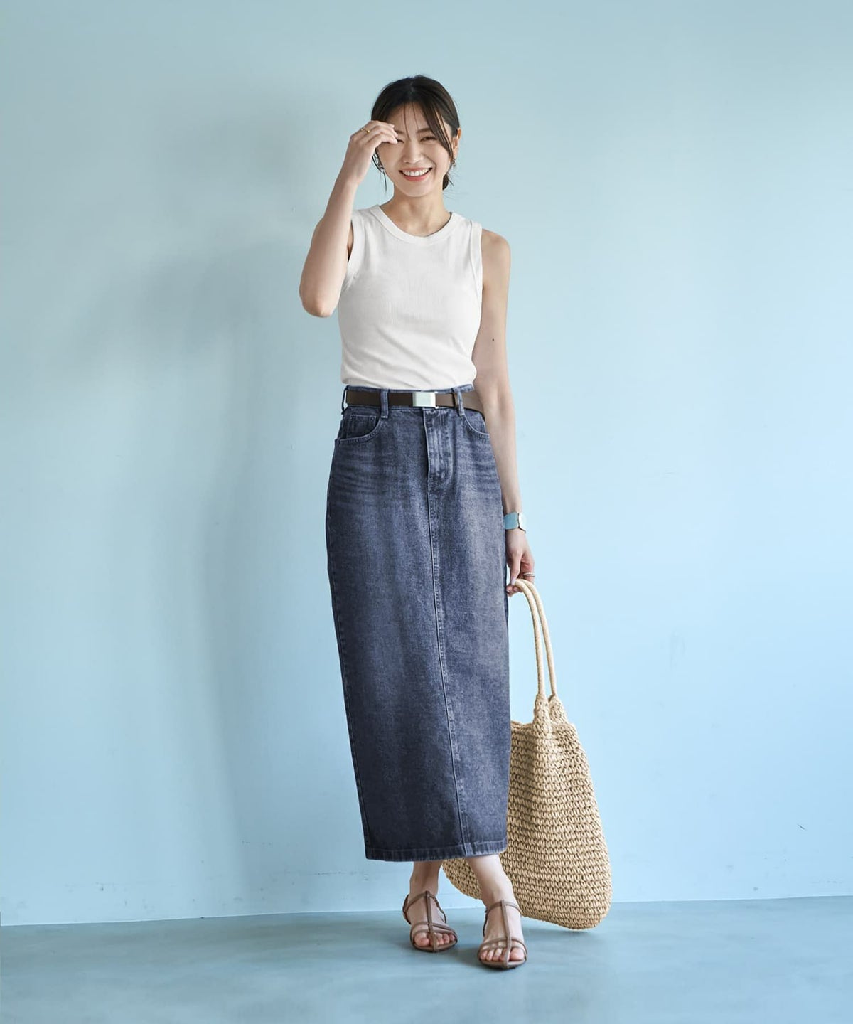 ダークブラウン