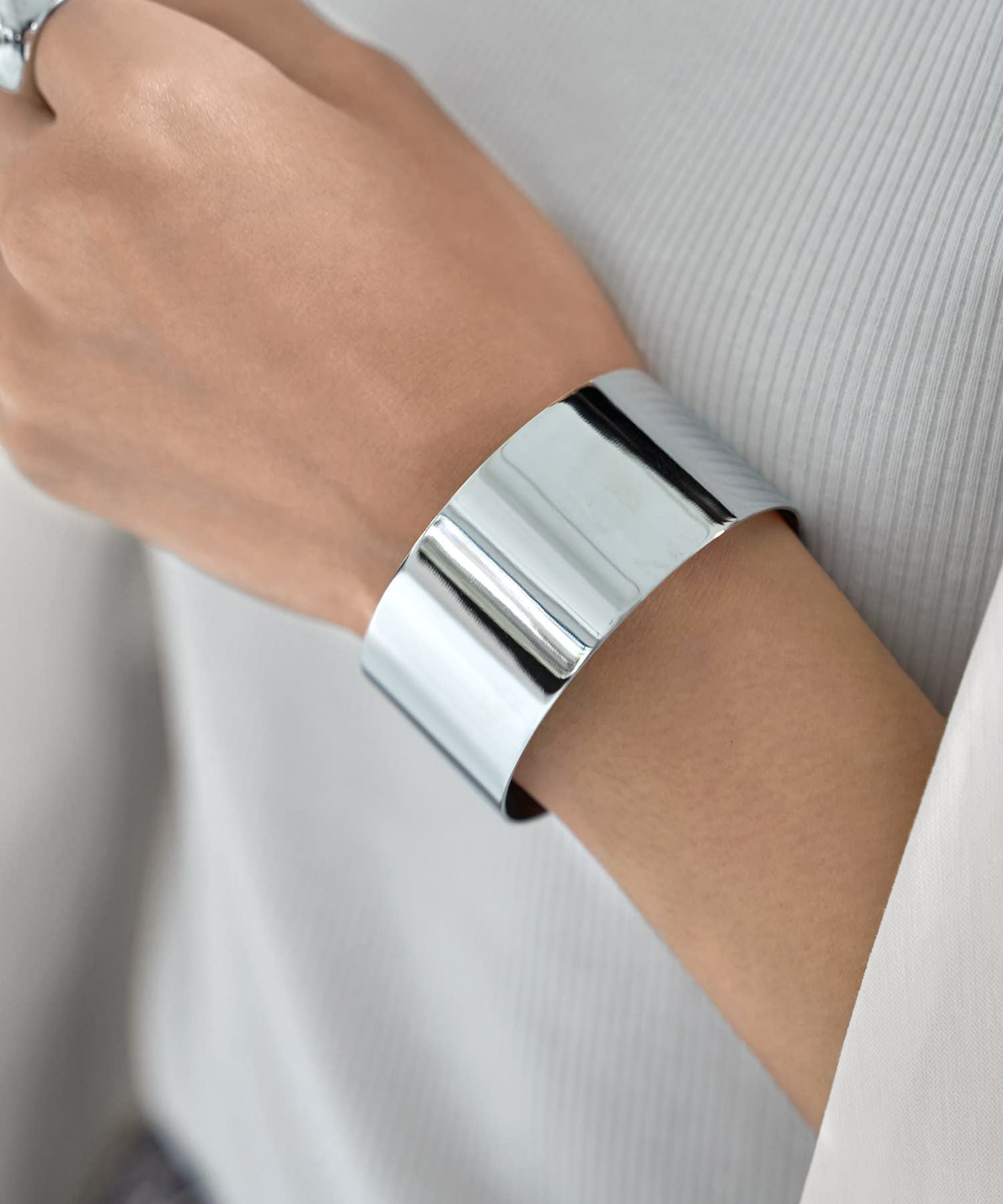 30mm幅フラット鏡面バングル | おしゃれな大人レディースファッション
