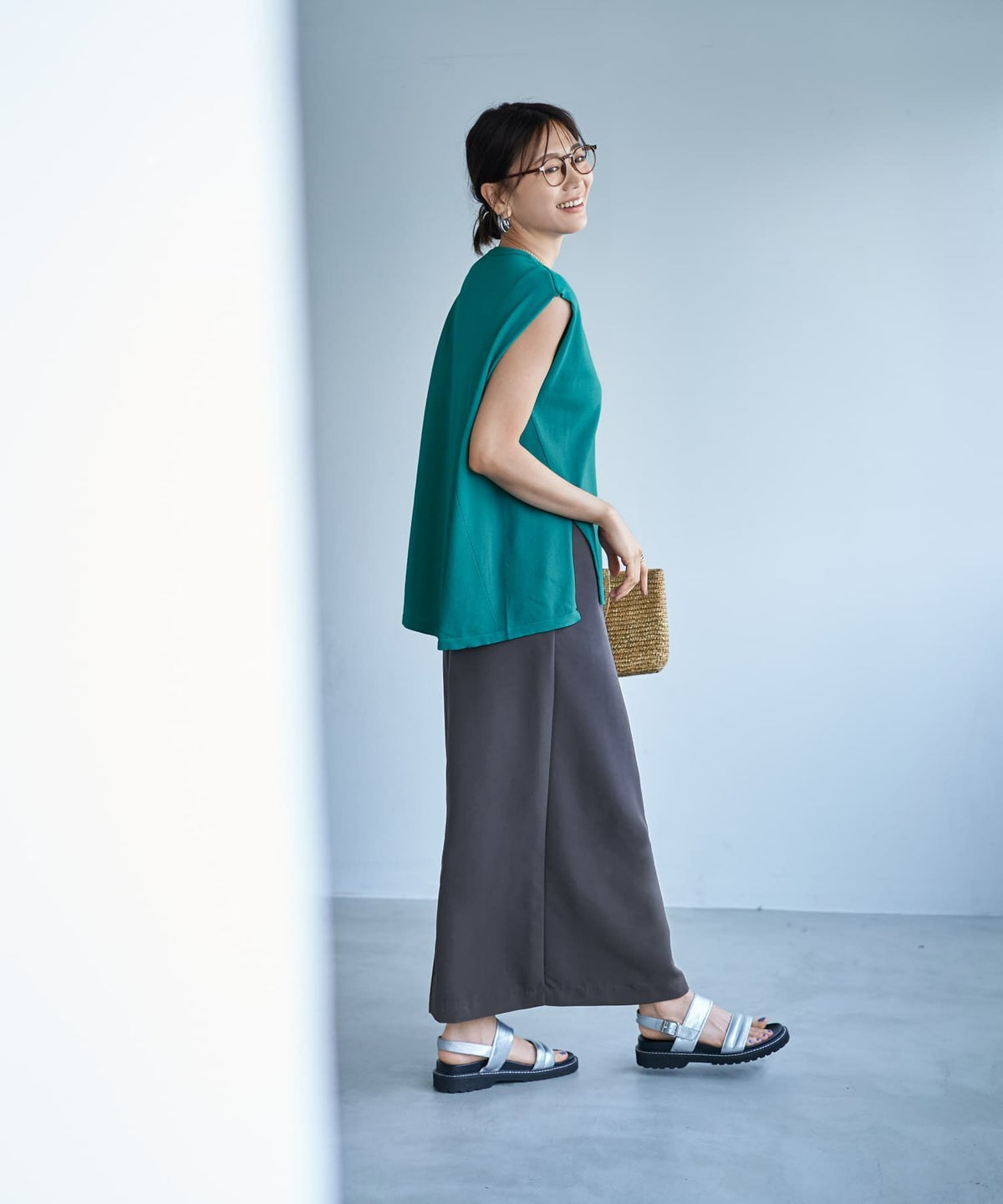 着用イメージ　166cm 02サイズ　チャコール