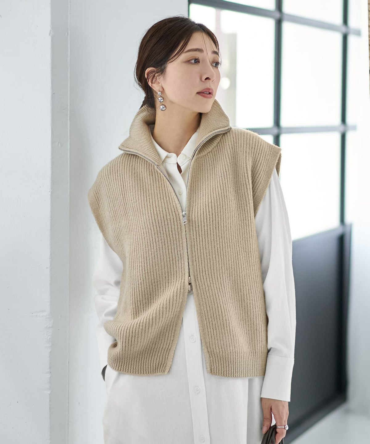 ライトベージュ