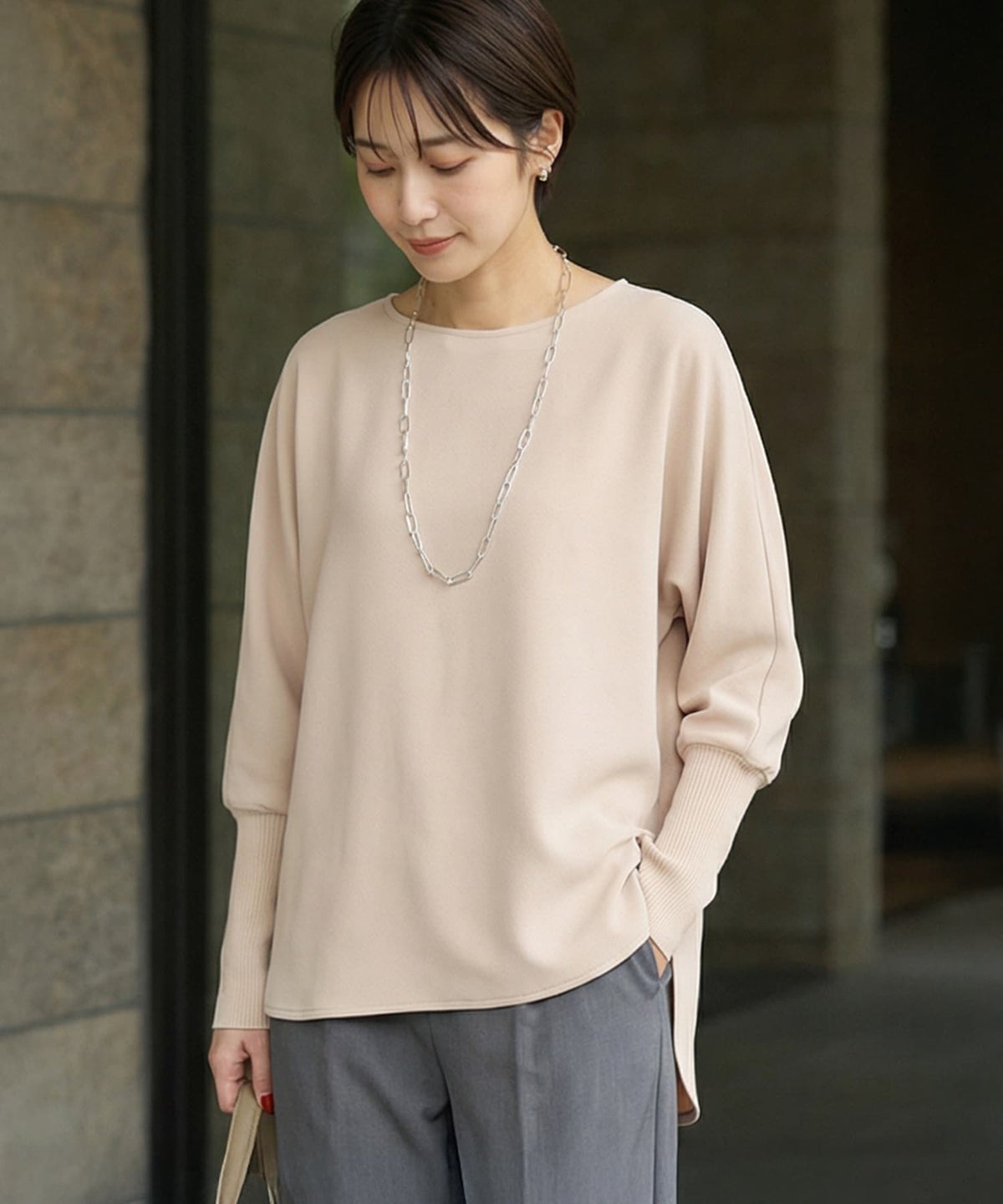 ピンクベージュ