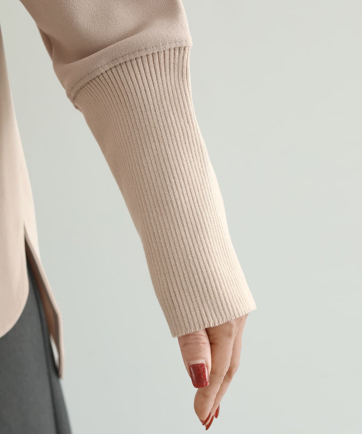 ピンクベージュ