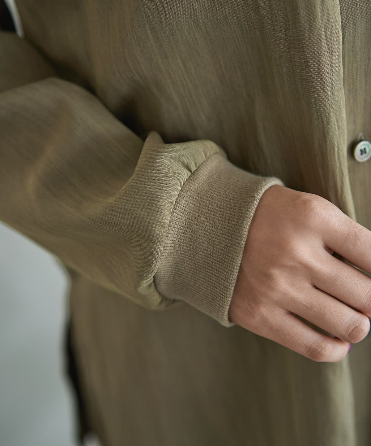 着用イメージ 166cm カーキ