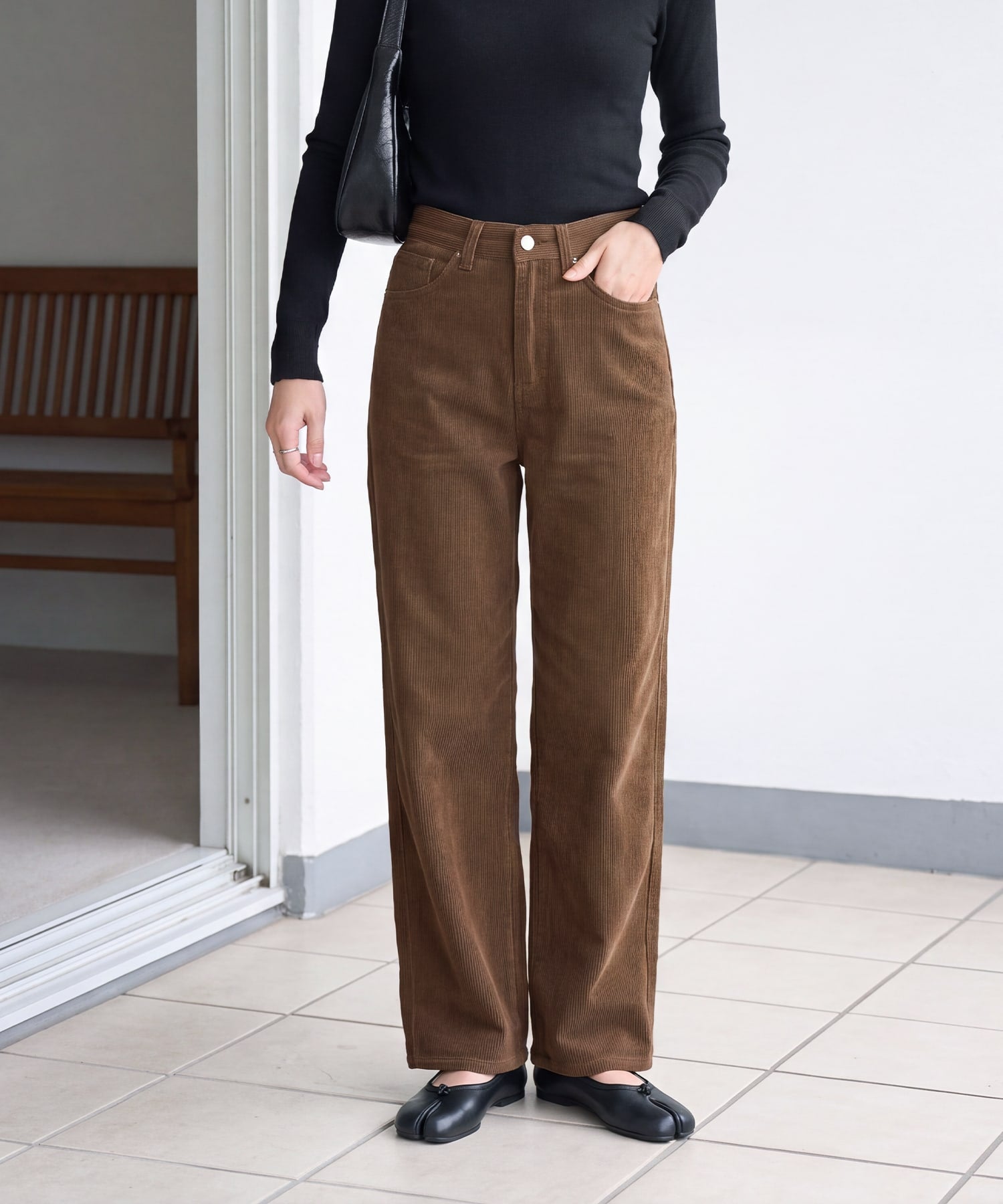 コーデュロイセミワイドストレートパンツ | おしゃれな大人レディース