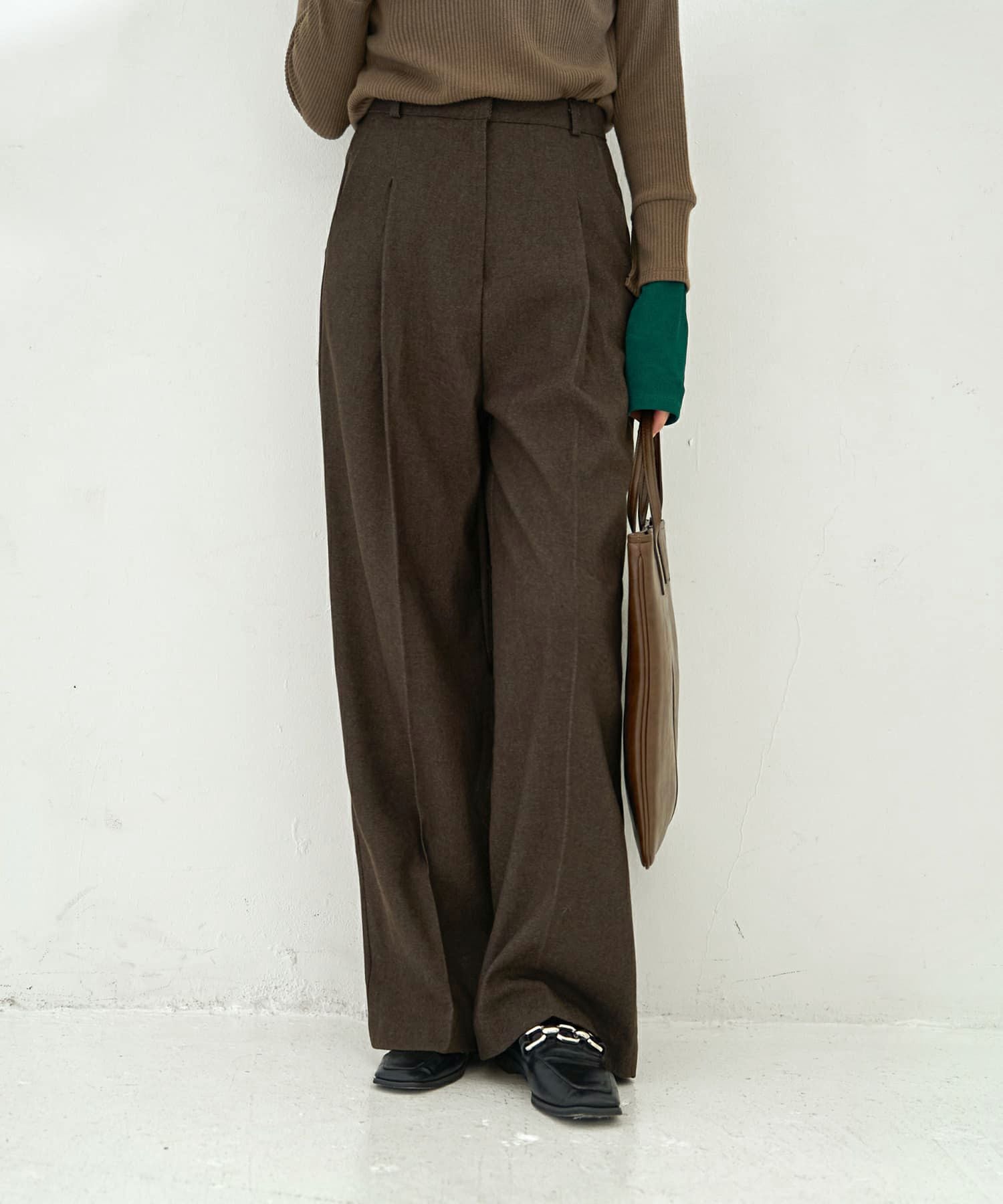 上部留めタックワイドパンツ | おしゃれな大人レディースファッション