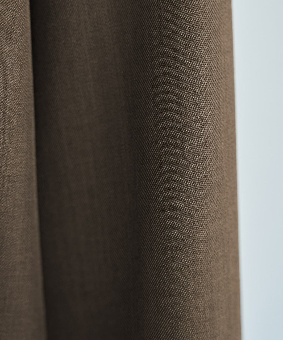 カーキブラウン