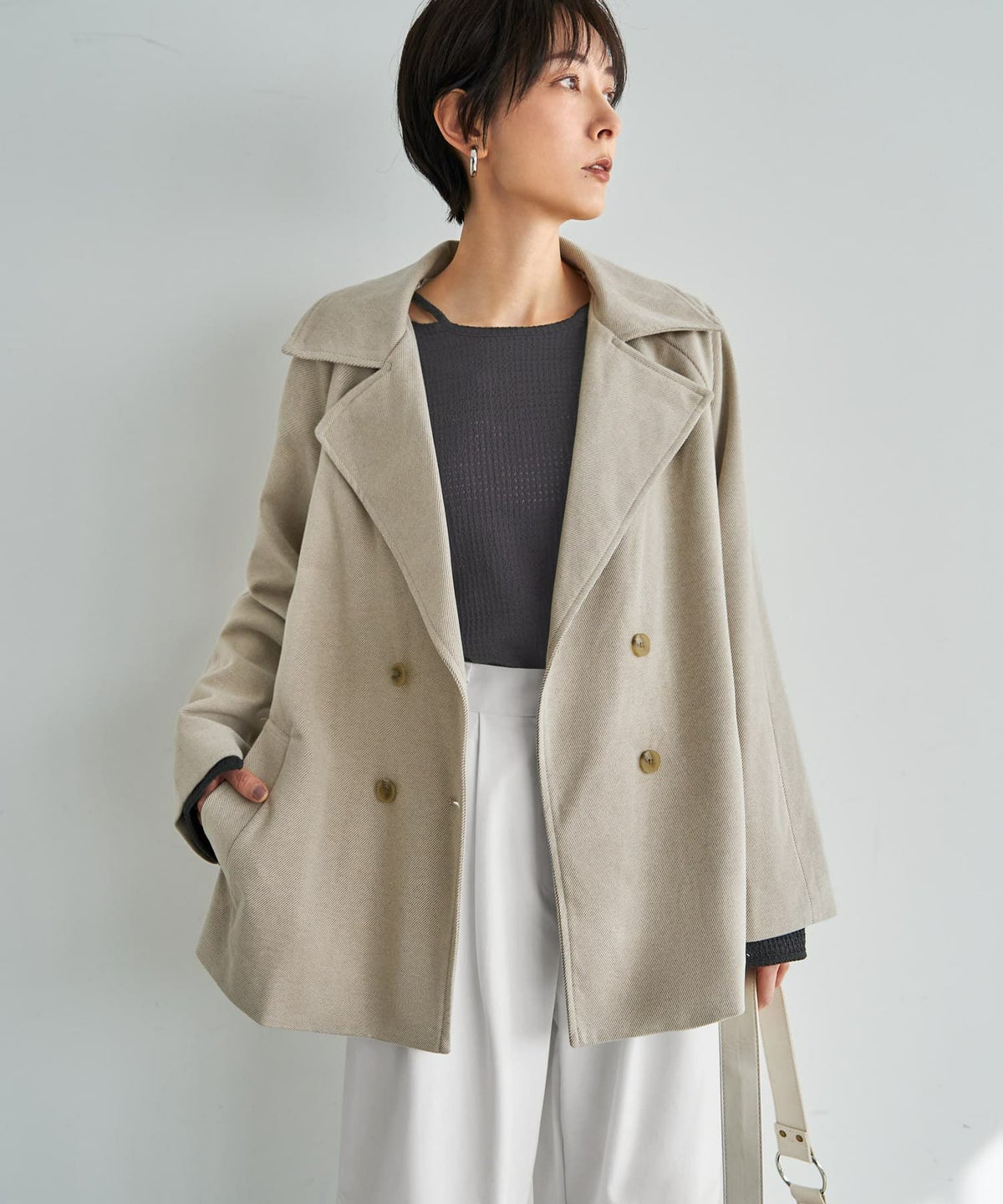 ライトベージュ