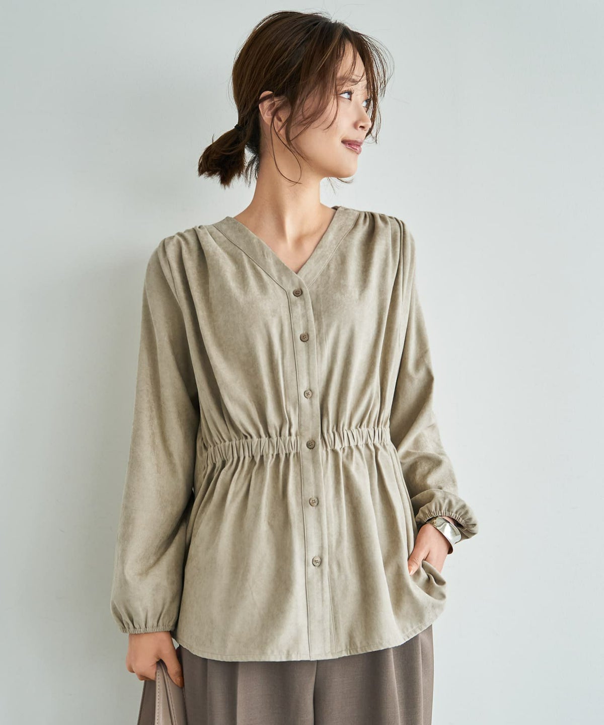 ライトベージュ