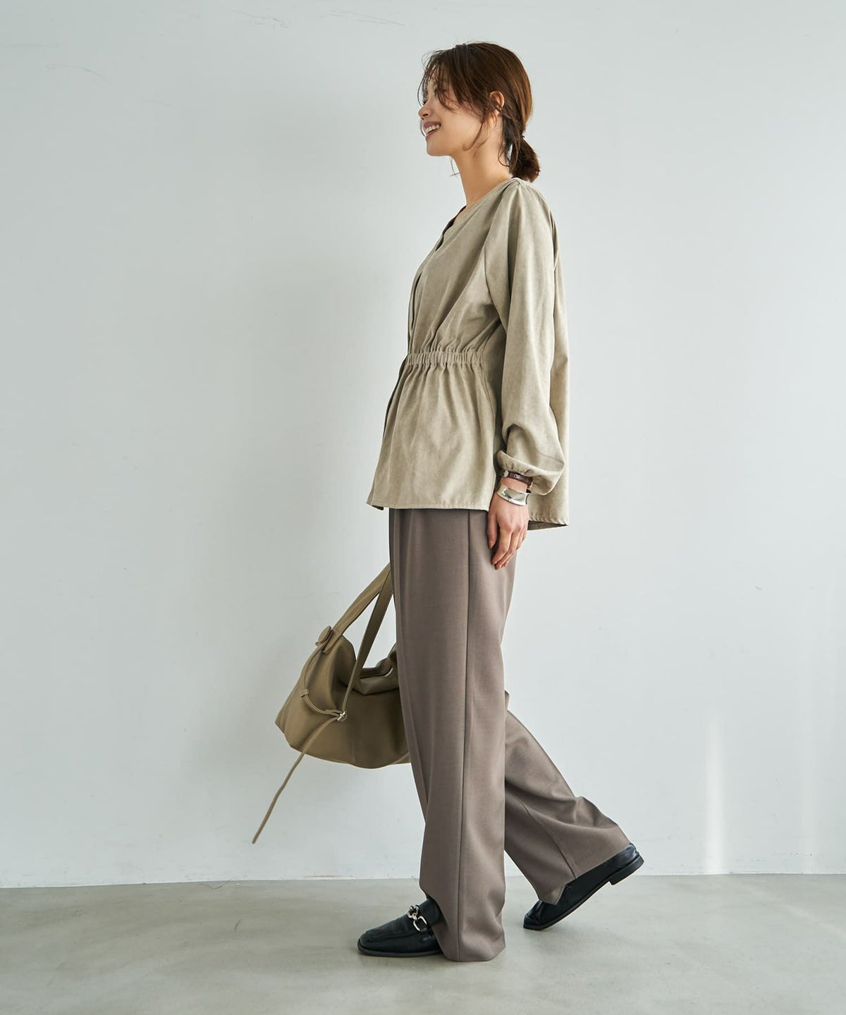 着用イメージ 167cm ライトベージュ
