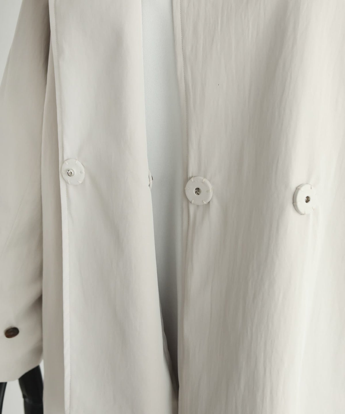 ライトベージュ