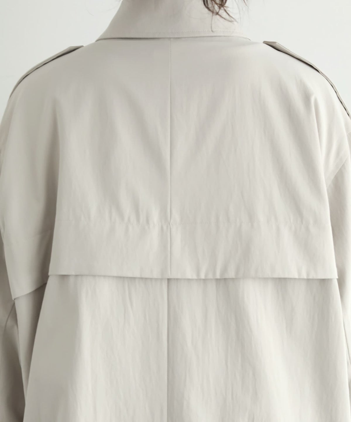 ライトベージュ